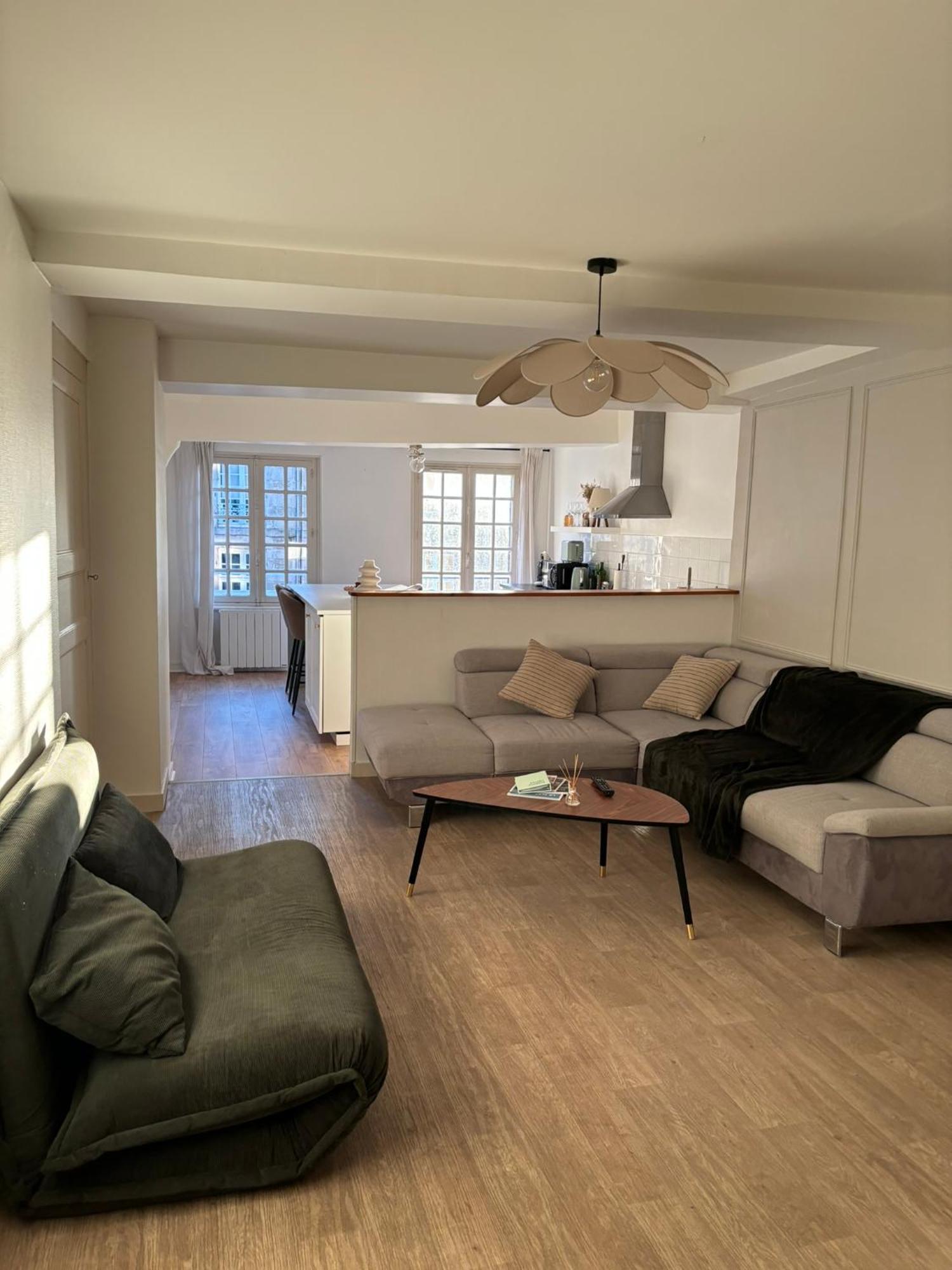 Spacieux Appartement Au Coeur Du Centre Historique De Dinan Kültér fotó