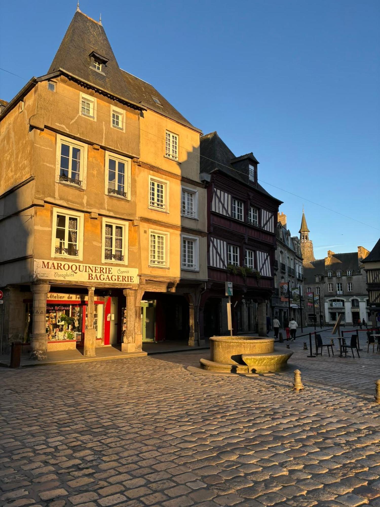 Spacieux Appartement Au Coeur Du Centre Historique De Dinan Kültér fotó